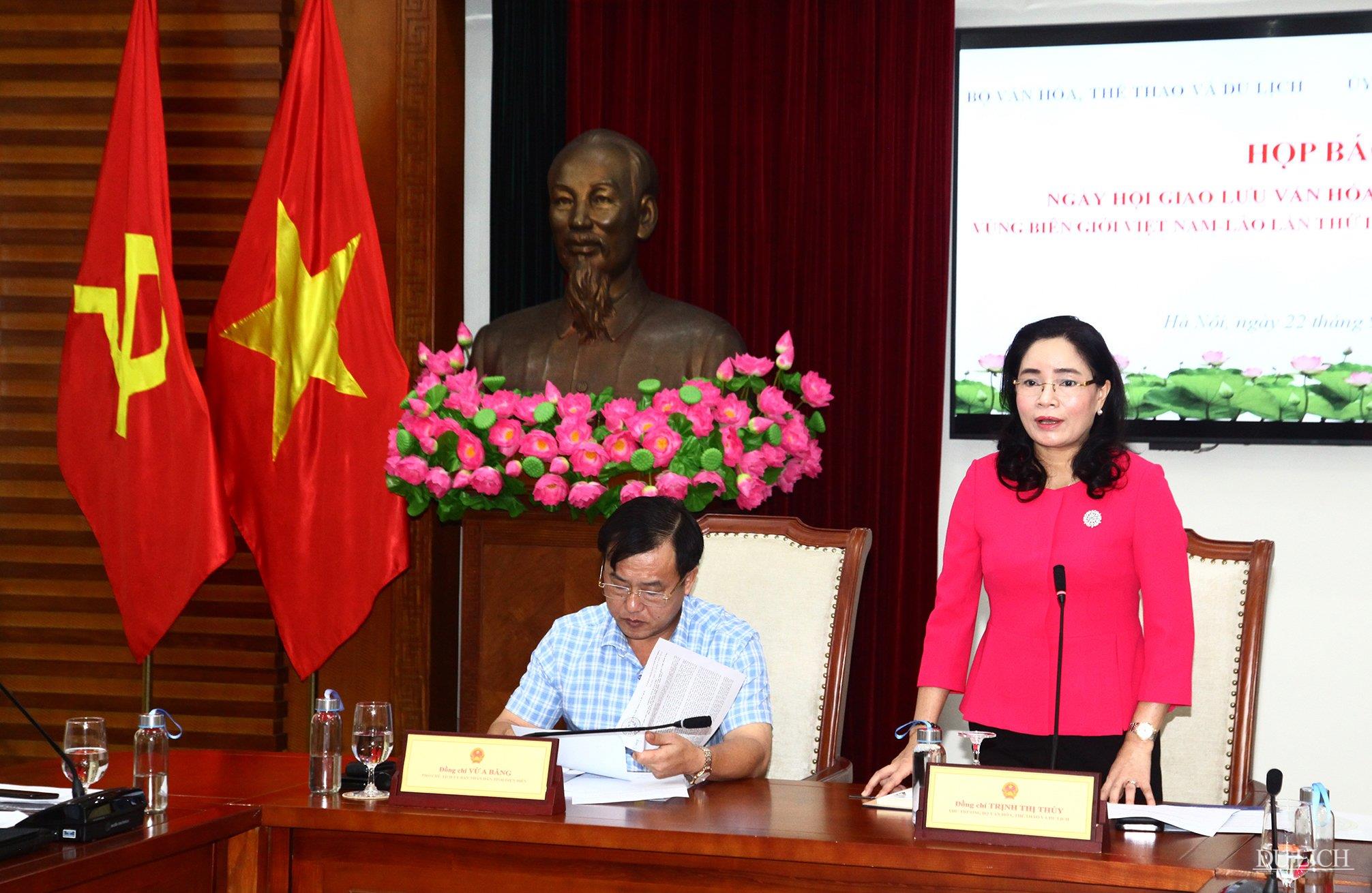 Thứ trưởng Bộ VHTTDL Trịnh Thị Thủy phát biểu tại buổi họp báo
